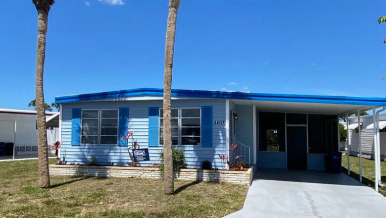 Upgraded Mobile Home for Sale in Spanish Lakes, Nokomis, Florida