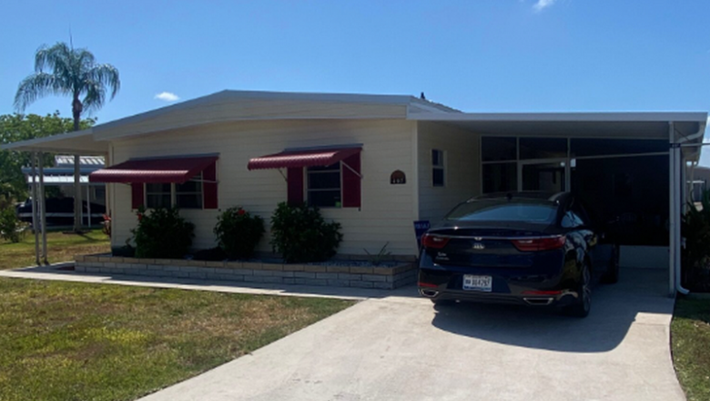 Corner Lot Mobile Home For Sale in Colony Cove, Ellenton