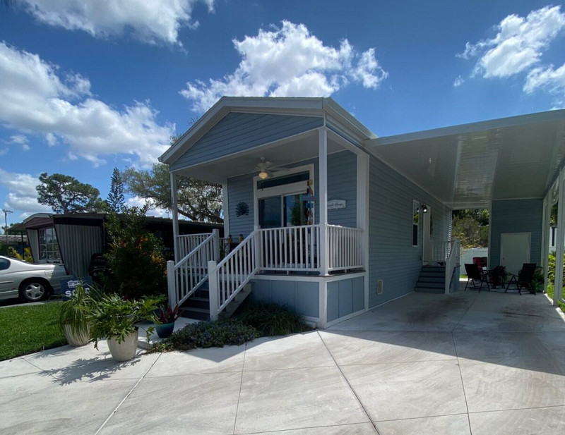 Fully furnished mobile home for sale in Sarasota