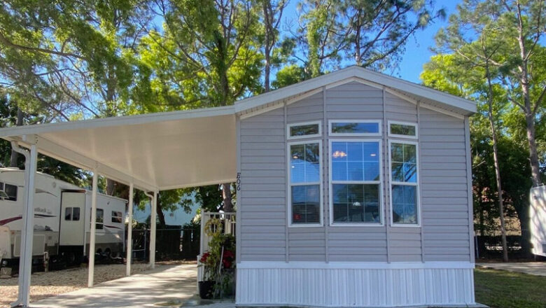 Park Model Mobile Home for Sale in Bradenton, Florida