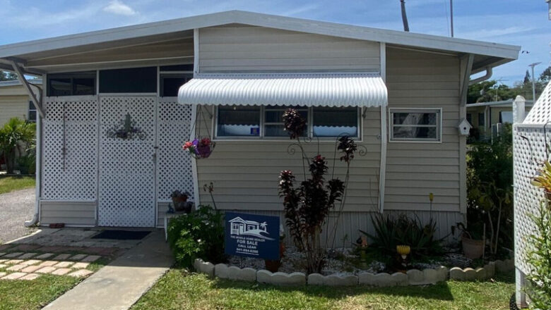 Affordable 1-Bed, 1-Bath Mobile Home for Sale in Palm Terrace Mobile Home Park, Sarasota