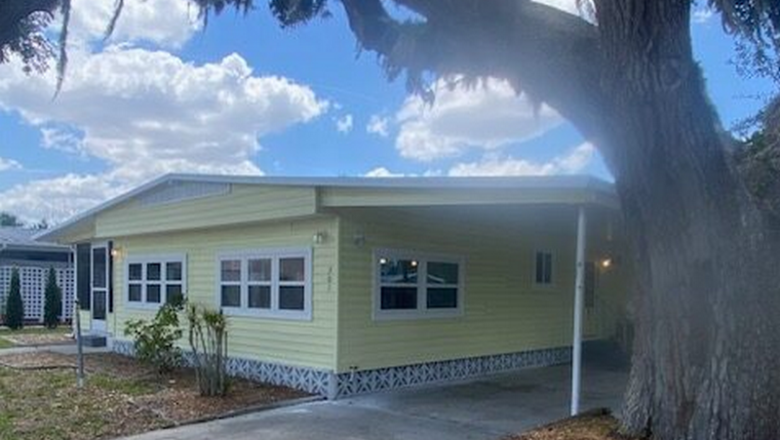 2-Bed, Fully Updated Mobile Home For Sale in Colony Cove, Ellenton