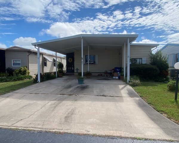 Spacious and Affordable Double-Wide Mobile Home for Sale in Twin Oaks Mobile Home Park, Bradenton, Florida